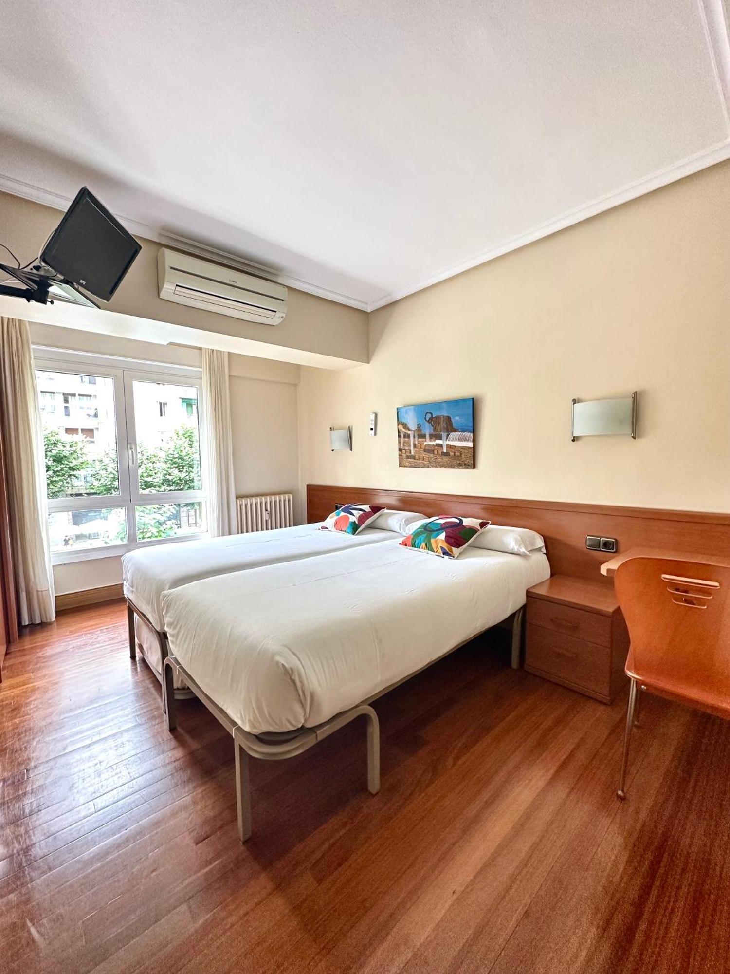 Pension Anoeta San Sebastian Exterior photo