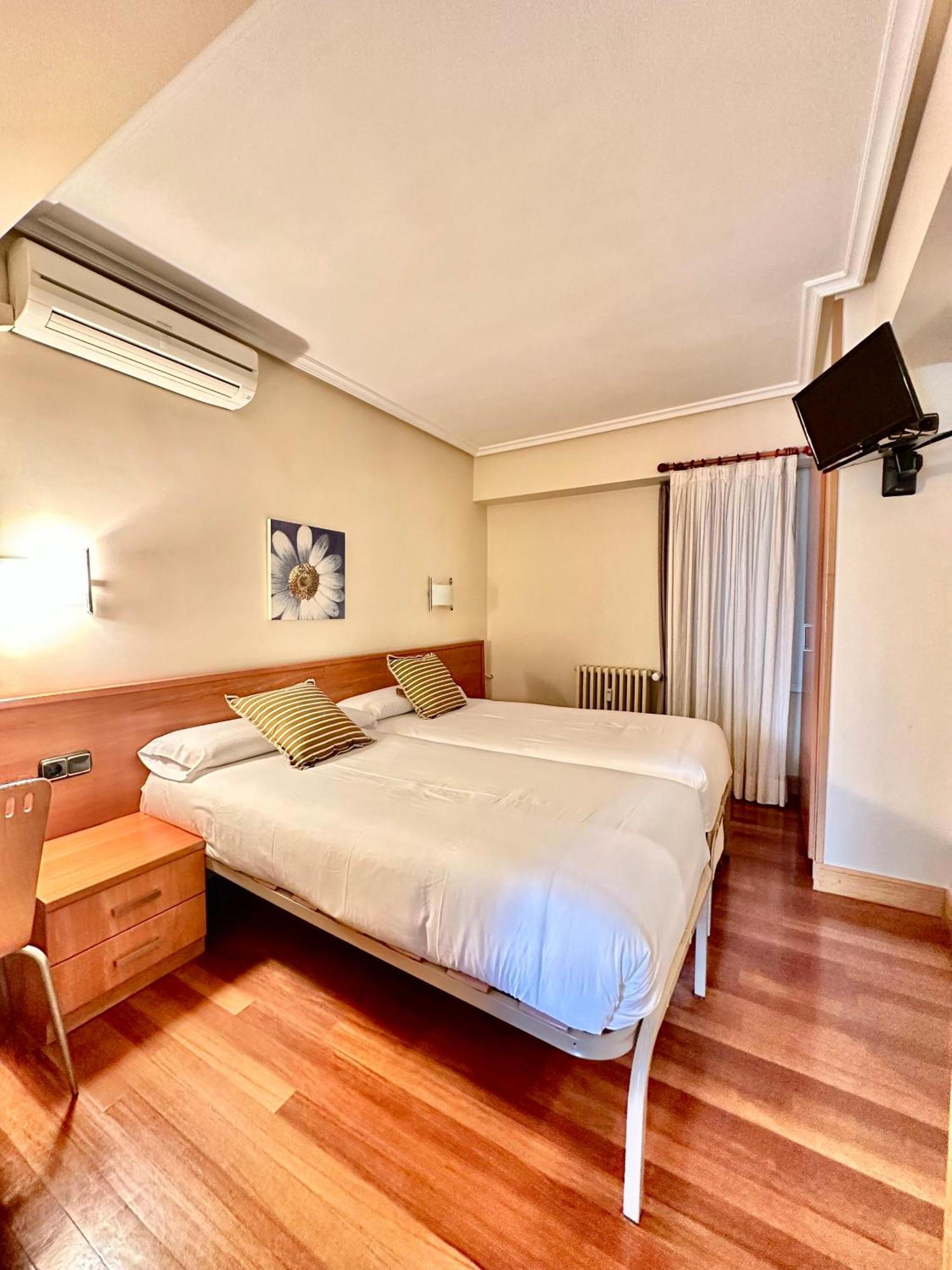 Pension Anoeta San Sebastian Exterior photo
