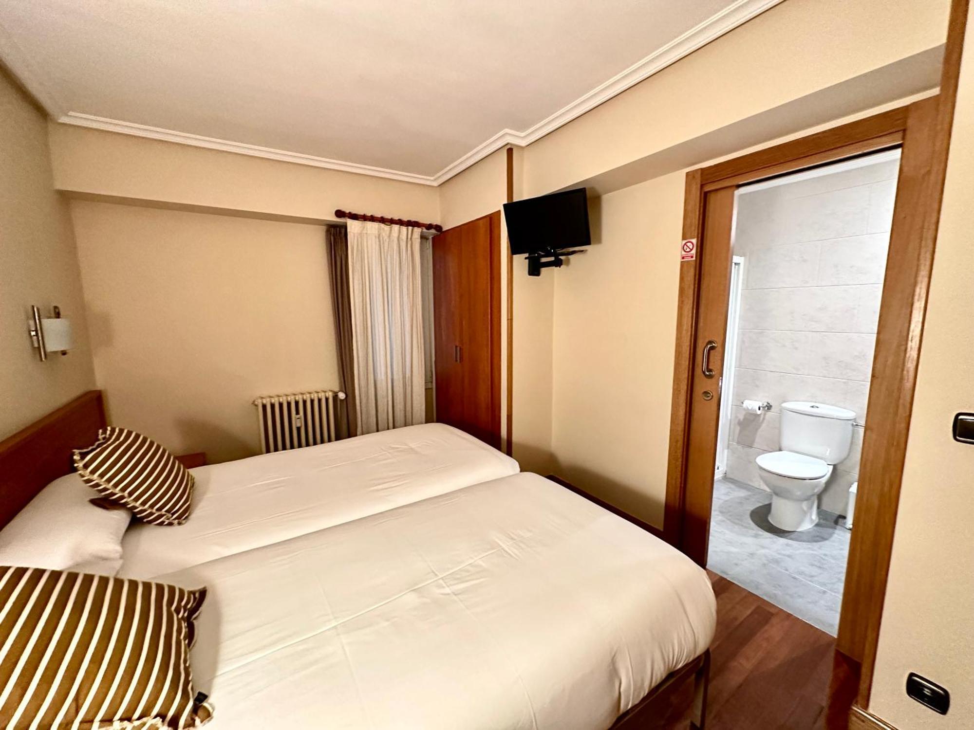 Pension Anoeta San Sebastian Exterior photo